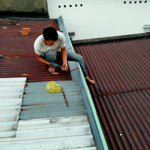 Dịch vụ vệ sinh máng xối máng nước nhanh chóng giá tốt