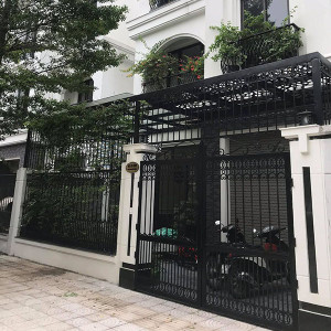 Đơn vị gia công khung sắt, khung inox bảo vệ sân nhà chuyên nghiệp
